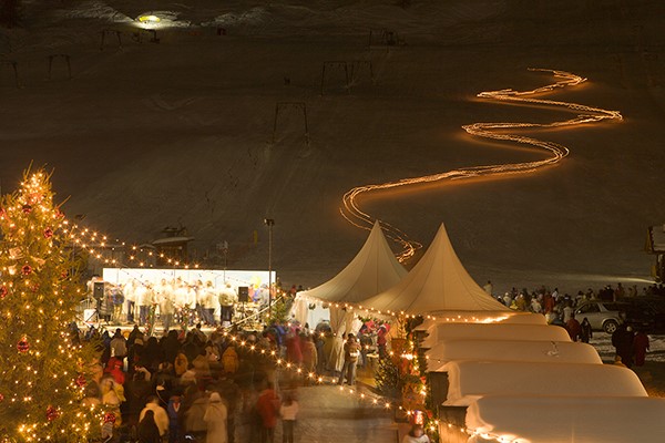 מתחם אוהלים לאירוע פתיחת עונה ב livigno