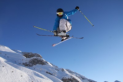גולש סקי בסיבוב באוויר